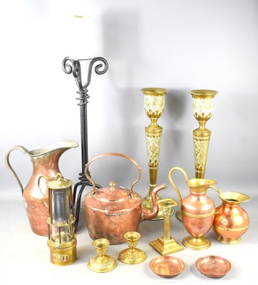 Lot 361 - A group of brass and copper ware to include a...