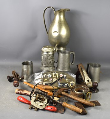 Lot 218 - A group of metalwares and tools to include...