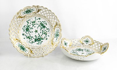 Lot 164 - A 20th century Meissen bowl and matching plate,...