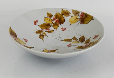 Lot 88 - A 20th century Chinese bowl, bearing red...