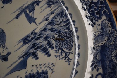 Lot 33 - An early 19th century Chinese blue and white...