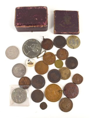 Lot 69 - A collection of GB coinage, medallions and...