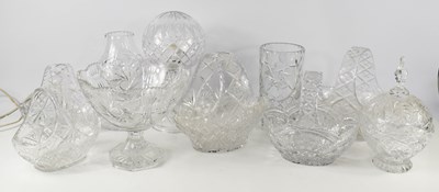 Lot 192 - A selection of crystal and glassware, to...