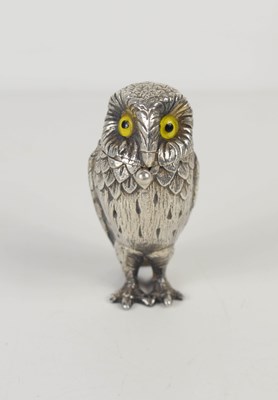 Lot 131 - A silver novelty salt in the form of an owl,...