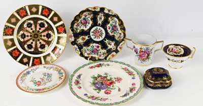 Lot 244 - A selection of porcelain to include Royal...