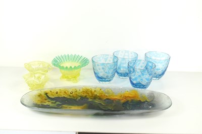 Lot 53 - A group of glass ware to include three...