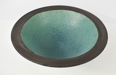 Lot 10 - Elizabeth Saunders, Studio pottery bowl with...