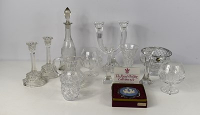 Lot 193 - A group of cut and decorative glasswares,...