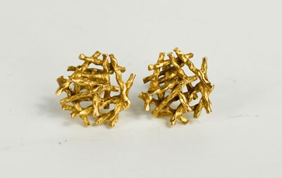 Lot 122 - A pair of 9ct gold brutalist style earrings, 1....