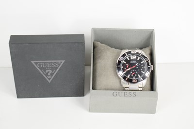 Lot 350 - A Guess 100m/330ft men's chronograph...