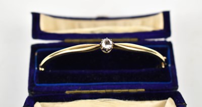 Lot 277 - A likely French early 20th century gold bangle,...