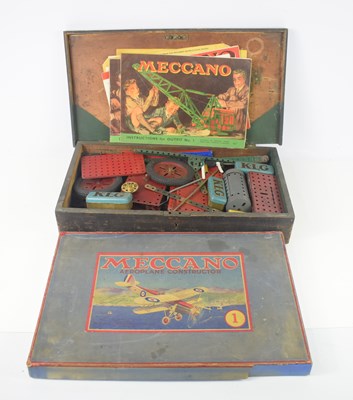 Lot 310 - A collection of vintage Meccano to include an...