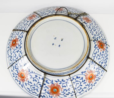 Lot 6 - A very large early 19th century Japanese Imari...