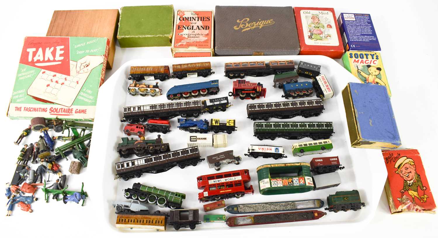 Lot 296 - A group of 'N' gauge vintage railway...