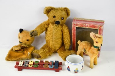 Lot 289 - A vintage Merrythought bear, circa 1950, with...