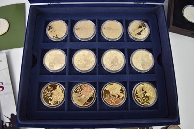 Lot 95 - A selection of coins to include a set of...