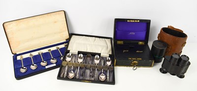 Lot 197 - A group of vintage collectables to include...