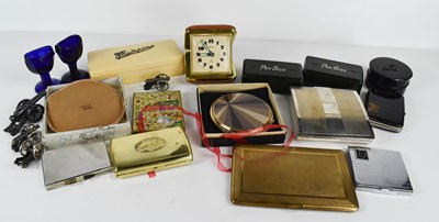 Lot 200 - A group of collectables to include Vintage pin...