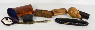 Lot 155 - A group of antique & vintage snuff boxes and...