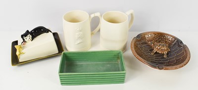 Lot 380 - A group of ceramics to include Wade porcelain...