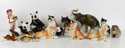 Lot 381 - A group of ceramic animals, to include Royal...