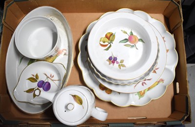 Lot 375 - A group of Royal Worcester Evesham Gold...