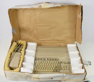 Lot 254 - A vintage Commodore Amiga 500 computer in the...