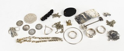 Lot 226 - A group of silver jewellery to include...