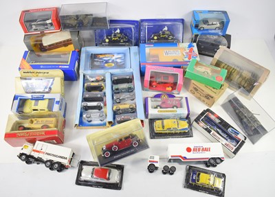 Lot 282 - A group of boxed diecast vehicles to include...