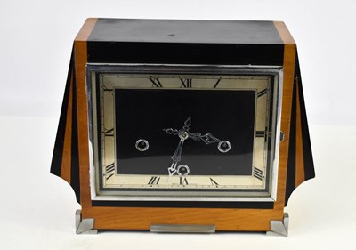 Lot 450 - A Smiths Art Deco mantle clock, 23cm high.