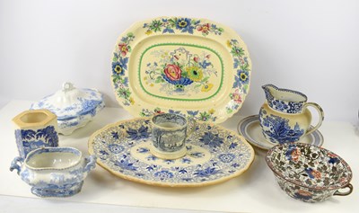 Lot 353 - A group of Victorian pottery to include blue...