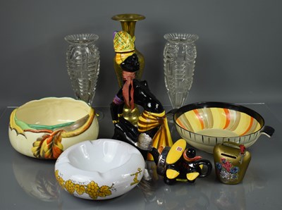 Lot 96 - A group of ceramics to include a Clarice Cliff...