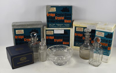 Lot 390 - A group of glassware to include Old Hall...