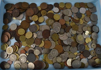 Lot 90 - A selection of GB and worldwide coins,...