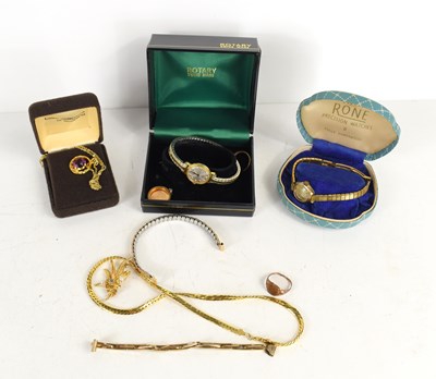Lot 74 - A quantity of vintage jewellery and watches to...