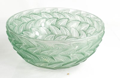 Lot 123 - Rene Lalique Ormeaux pattern bowl decorated...