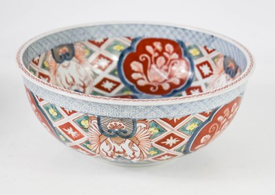 Lot 434 - A 19th century Japanese Imari style bowl,...