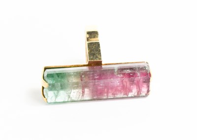 Lot 7 - A 9ct gold and watermelon tourmaline cocktail...