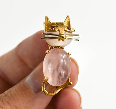 Lot 14 - A vintage 18ct gold and rose quartz cat brooch,...