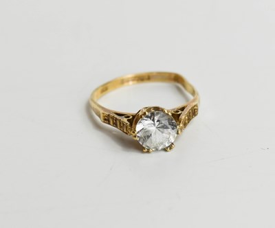Lot 36 - A 9ct gold and paste set ring, size K, 1.9g.