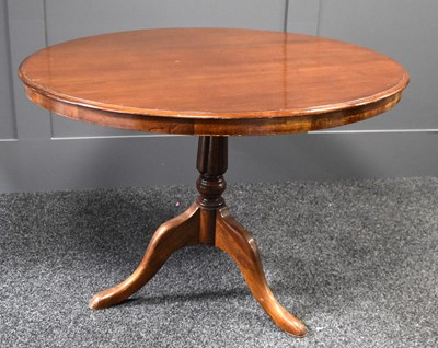 Lot 459 - A Victorian mahogany circular top centre table...