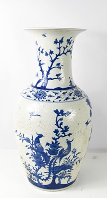 Lot 246 - A Chinese early 20th century blue and white...