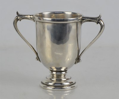 Lot 236a - A silver trophy by the Goldsmiths &...