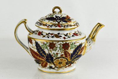 Lot 45 - An early Chamberlain Worcester tea pot, with...