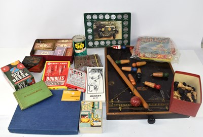 Lot 35 - A group of vintage games to include Amersham...
