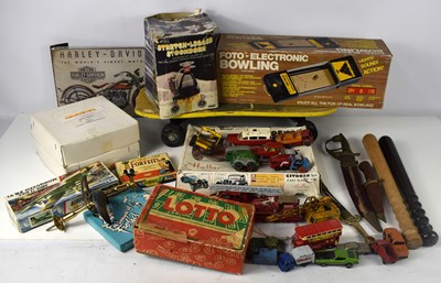 Lot 44 - A quantity of toys and games, some vintage, to...