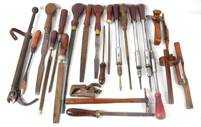 Lot 591 - A group of vintage tools to include...