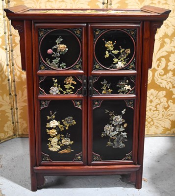 Lot 621 - A 20th century Chinese cabinet, decorated with...