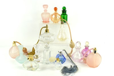 Lot 280 - A group of fifteen perfume bottles and atomisers.