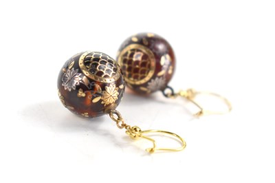 Lot 137 - A pair of early 19th century gold ball...